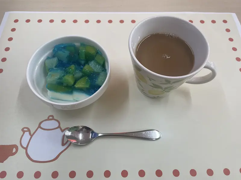 3時のお茶「手作りゼリーとミルクティ」